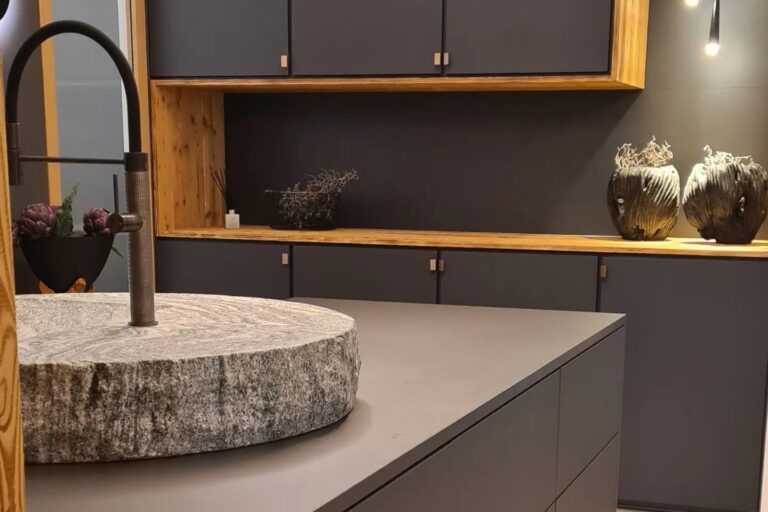 Naturwaschbecken aus Granit