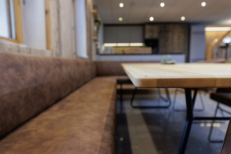 Esstisch in Vollholz Eiche