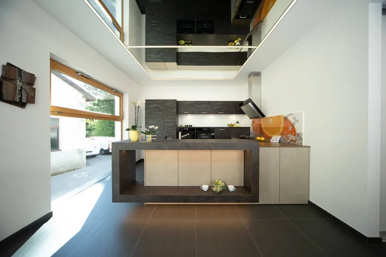 moderne olina Küche mit Baraufsatz in anthrazit